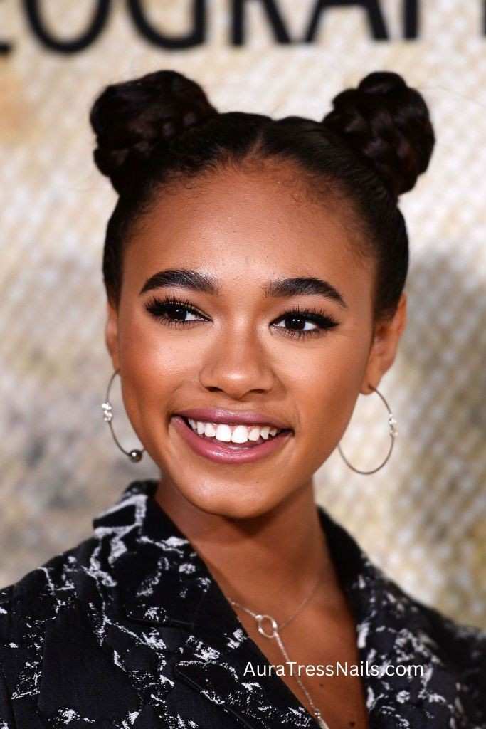 space buns credit Byrdie