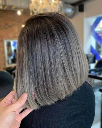 Olivia Rodrigo’s sharp blunt bob haircut, suitable for oval and heart-shaped faces.